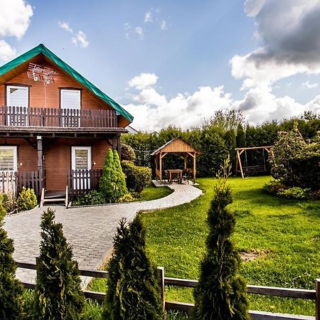 Domki U Strazaka Obiekt Caloroczny Солина Екстериор снимка